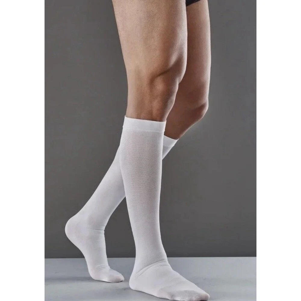 3M Futuro Anti-Embolism Knee Length Stockings XL White Moderate 18mmHg 71059EN